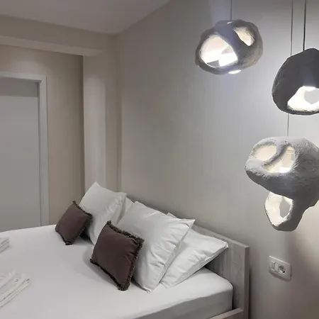 Apartment Sea Shells